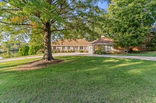 2747 E Rocklyn Rd, Springfield, MO, 65804-4032 | Card Image