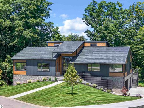7777 Turnberry Cir, Williamsburg, MI, 49690-8654 | Card Image
