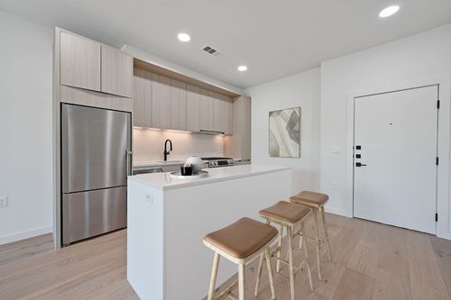 unit-218-2209 S 1st St, Austin, TX, 78704-5274 | Card Image