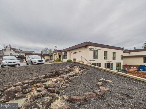 2 College Ave, MOUNTVILLE, PA, 17554-1546 | Card Image