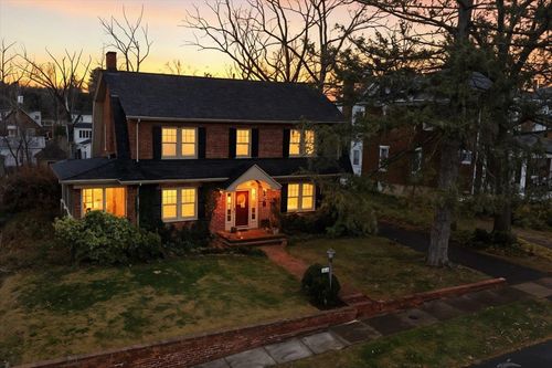 645 Maple Ave, WAYNESBORO, VA, 22980-4811 | Card Image