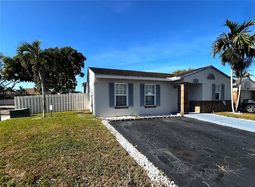 14731 N Beckley Sq, Davie, FL, 33325-3028 | Card Image