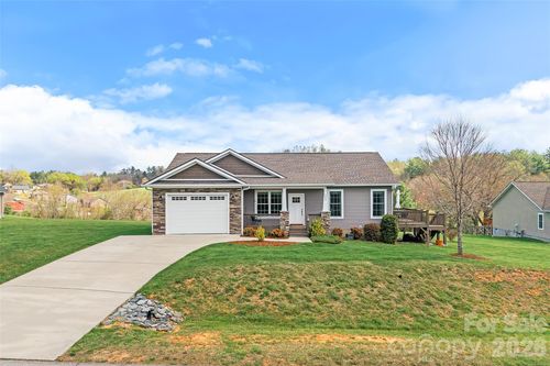 223 River Breeze Ln, Etowah, NC, 28729-0019 | Card Image