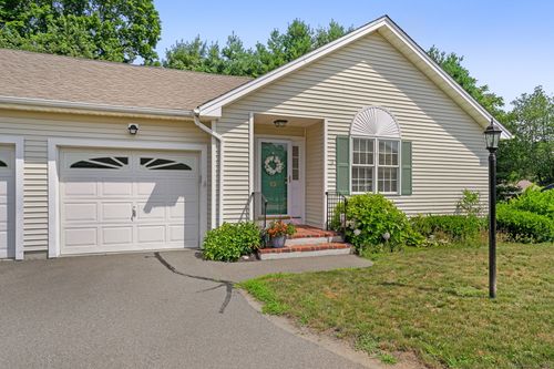 13 Cider Mill Ln, Trumbull, CT, 06611-2464 | Card Image
