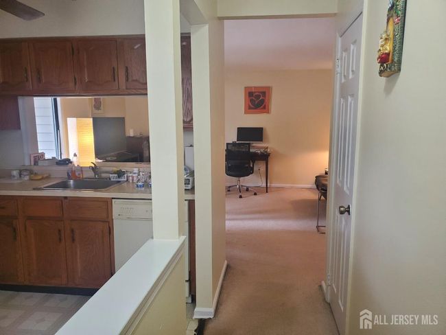 603 Woodbridge Commons Way, Townhouse with 1 bedrooms, 1 bathrooms and null parking in Iselin NJ | Image 14
