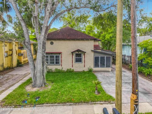 224 S Salisbury Ave, Deland, FL, 32720-5247 | Card Image