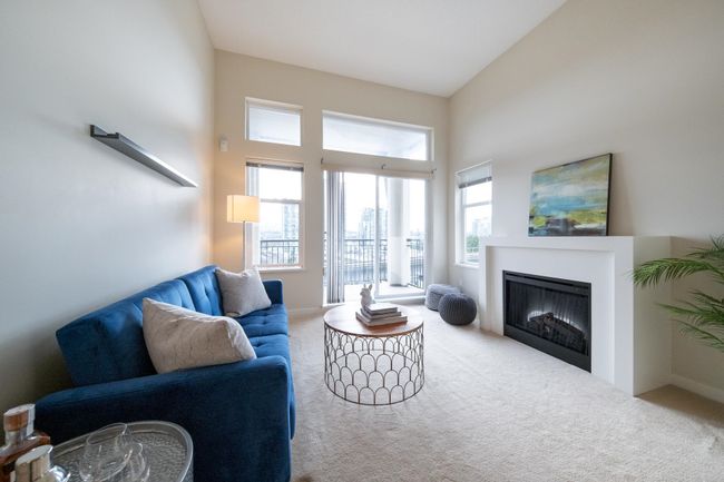 303 - 4728 Brentwood Drive, Condo with 2 bedrooms, 2 bathrooms and 2 parking in Burnaby BC | Image 2