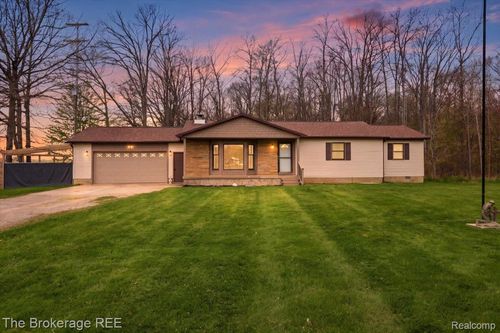 8254 Nichols Rd, Gaines, MI, 48436-9705 | Card Image