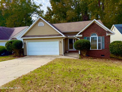 136 Kensington Way, Aberdeen, NC, 28315-3640 | Card Image