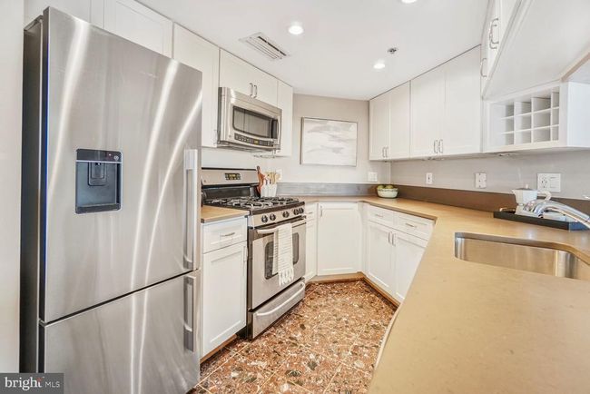 APT-800 - 1276 N Wayne St, Condo with 2 bedrooms, 2 bathrooms and null parking in ARLINGTON VA | Image 9