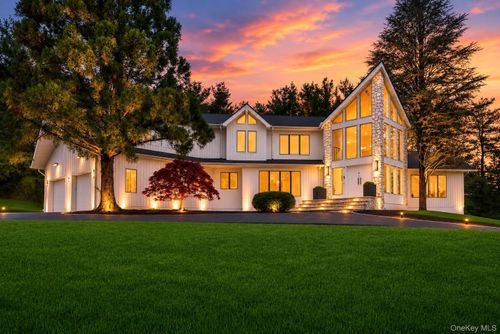 38 Roberts Rd, New City, NY, 10956-4233 | Card Image