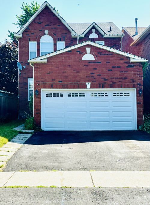 2 Sable Cres, Whitby, ON, L1R1Y4 | Card Image