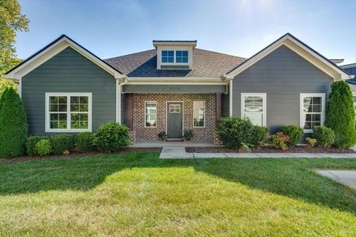 3318 Stone Creek Dr, Chattanooga, TN, 37405-1790 | Card Image