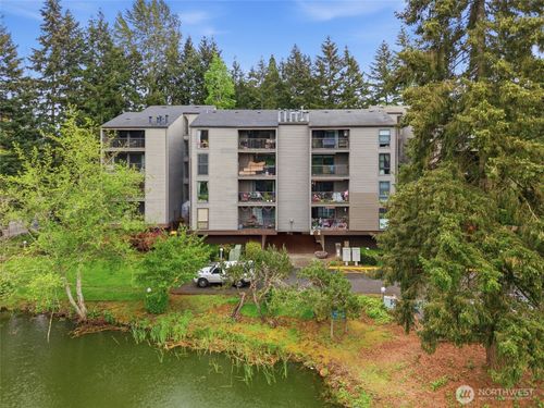 750-6702 139th Ave Ne, Redmond, WA, 98052-9568 | Card Image