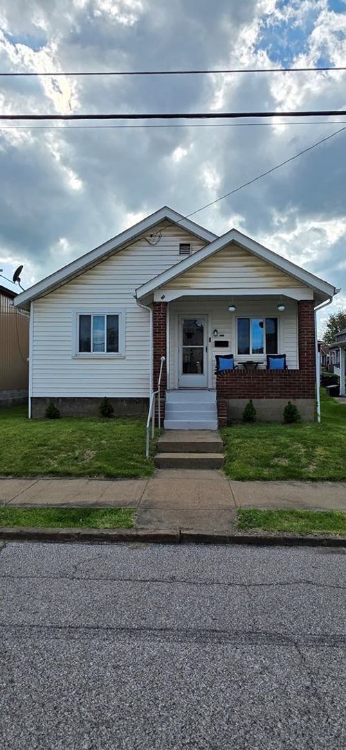 1031 Morton Ave, Moundsville, WV, 26041-2461 | Card Image