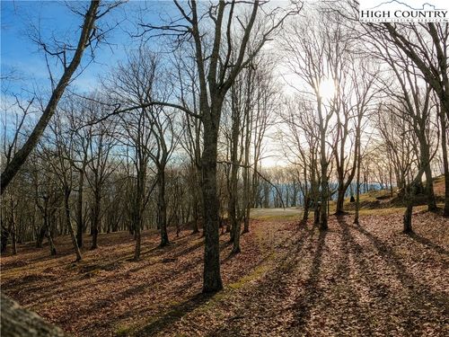 663 Rocky Pkwy, Banner Elk, NC, 28604 | Card Image
