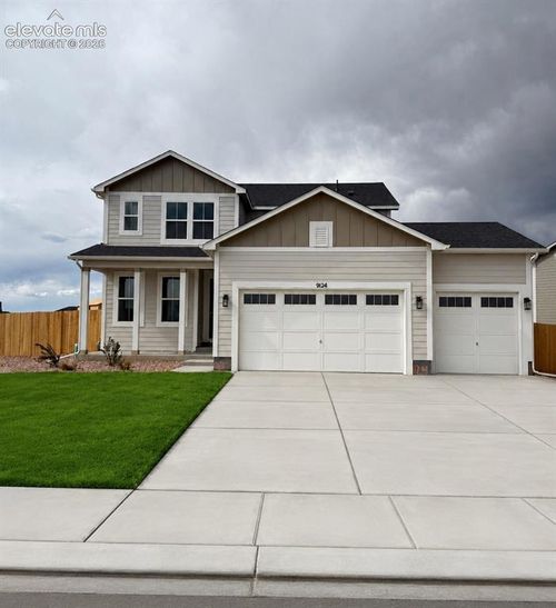 9124 Lanceleaf Dr, Colorado Springs, CO, 80925-8008 | Card Image
