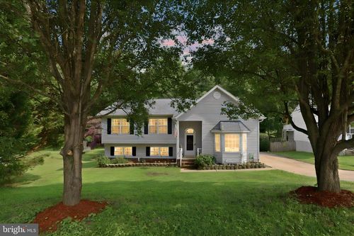 7422 Laura Ln, FREDERICKSBURG, VA, 22407-7327 | Card Image