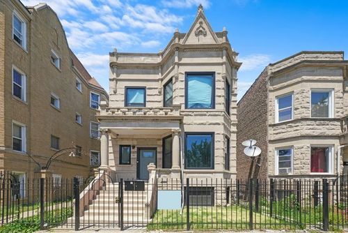 3912 Congress Pkwy, CHICAGO, IL, 60624-3102 | Card Image