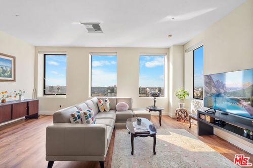 712-3810 Wilshire Blvd, LOS ANGELES, CA, 90017-3719 | Card Image