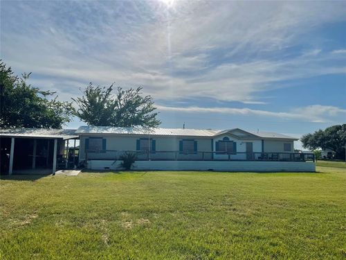 82 Swallow Dr, Palacios, TX, 77465-1727 | Card Image