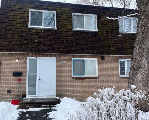 1028 Rue Woodside, Dollard Des Ormeaux, QC, H9B1P9 | Card Image