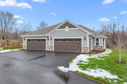 W204N17695 Laurel Pl, Jackson, WI, 53037-1200 | Card Image