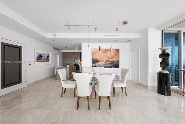 APT-2801 - 50 S Pointe Dr, Condo with 3 bedrooms, 4 bathrooms and null parking in Miami Beach FL | Image 6