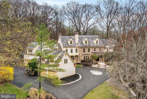 20 Sleepy Hollow Dr, NEWTOWN SQUARE, PA, 19073-3929 | Card Image