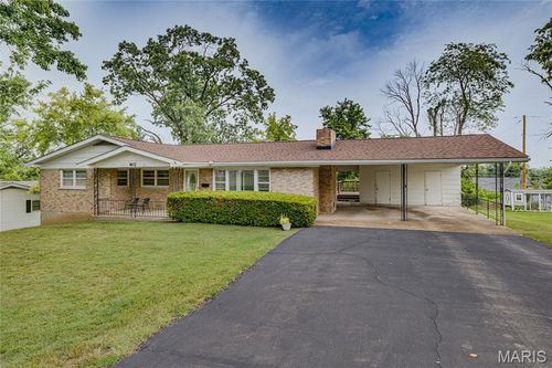 902 Westwind Dr, Park Hills, MO, 63601-1762 | Card Image