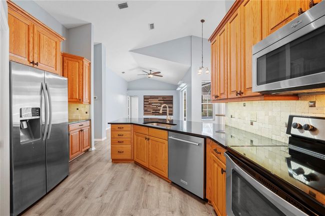 4761 Stoneview Cir, House other with 4 bedrooms, 3 bathrooms and null parking in OLDSMAR FL | Image 7