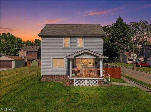 3875 E 38th St, Newburgh Heights, OH, 44105-3035 | Card Image