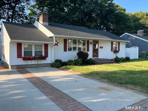 37 Fleetwood Dr, Waterbury, CT, 06706-2802 | Card Image