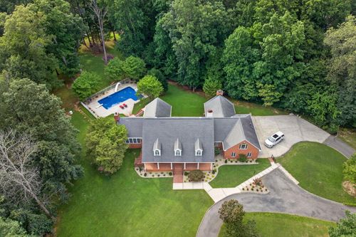 325 Mckennon Blvd, McMinnville, TN, 37110-3660 | Card Image