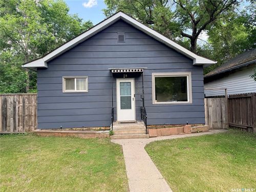 1336 Av D N, Saskatoon, SK, S7L1P3 | Card Image