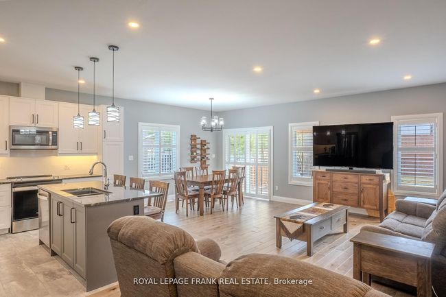 44 Birch Cres, House other with 2 bedrooms, 2 bathrooms and 4 parking in Bobcaygeon ON | Image 8