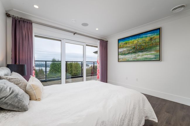 863 Younette Drive, House other with 7 bedrooms, 5 bathrooms and 4 parking in West Vancouver BC | Image 27