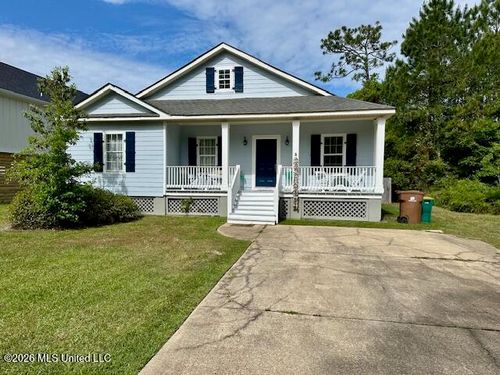 107 Greenwood Dr, Pass Christian, MS, 39571-2532 | Card Image