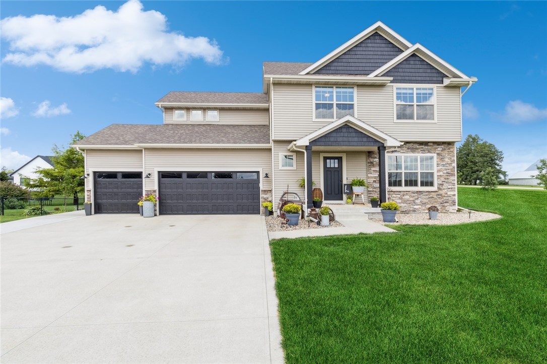 6th St, State Center, IA 50247