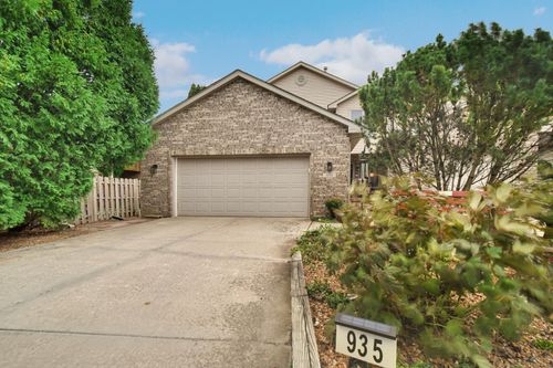 935 High Meadow Dr, Crown Point, IN, 46307 | Card Image