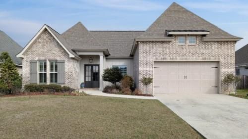 1305 Pine Needle Ct, Madisonville, LA, 70447-3440 | Card Image