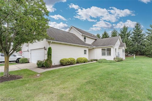 25c-8757 Roberts Ct, Olmsted Falls, OH, 44138-3739 | Card Image
