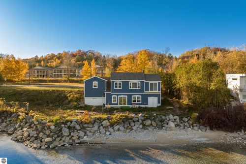 800 N Saint Joseph St, Suttons Bay, MI, 49682-9701 | Card Image