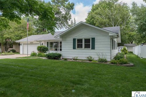 1506 James Dr, North Mankato, MN, 56003-2011 | Card Image