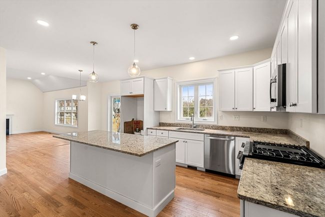 UNIT-3 - 66 Parish Rd, House other with 4 bedrooms, 3 bathrooms and 2 parking in Georgetown MA | Image 6