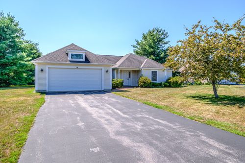 19 Mulberry Ln, Scarborough, ME, 04074-7403 | Card Image