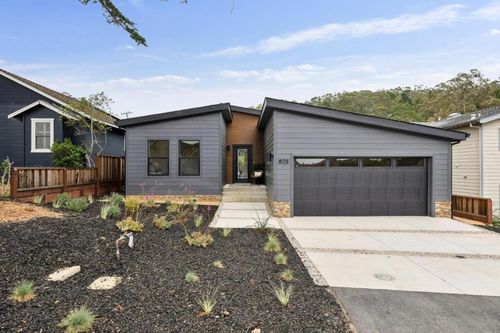 825 Edison, Montara, CA, 94037-8200 | Card Image