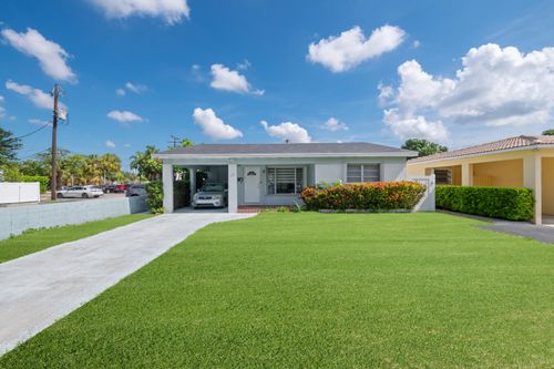 27 Se 6th St, Dania Beach, FL, 33004-4145 | Card Image