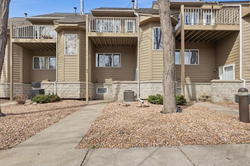 2868 Kenwood Isles Dr, Minneapolis, MN, 55408-1985 | Card Image