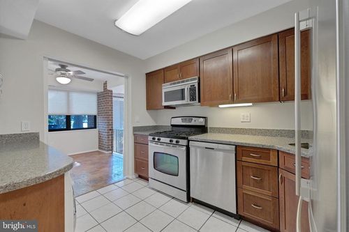 23-102-9804 Georgia Ave, SILVER SPRING, MD, 20902-5236 | Card Image